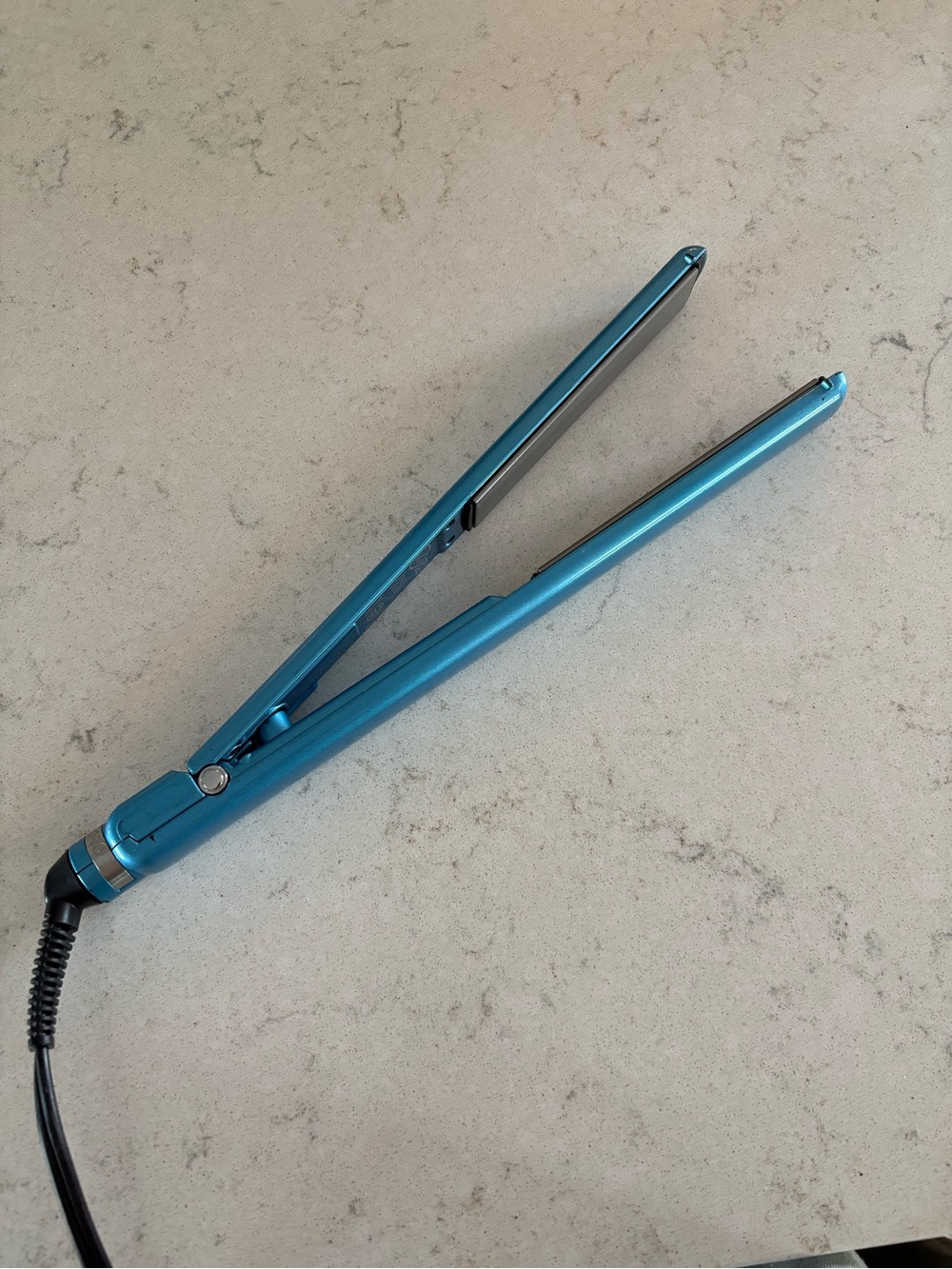 BaBylissPRO Nano Titanium Flat Iron Hair Straightener Blue